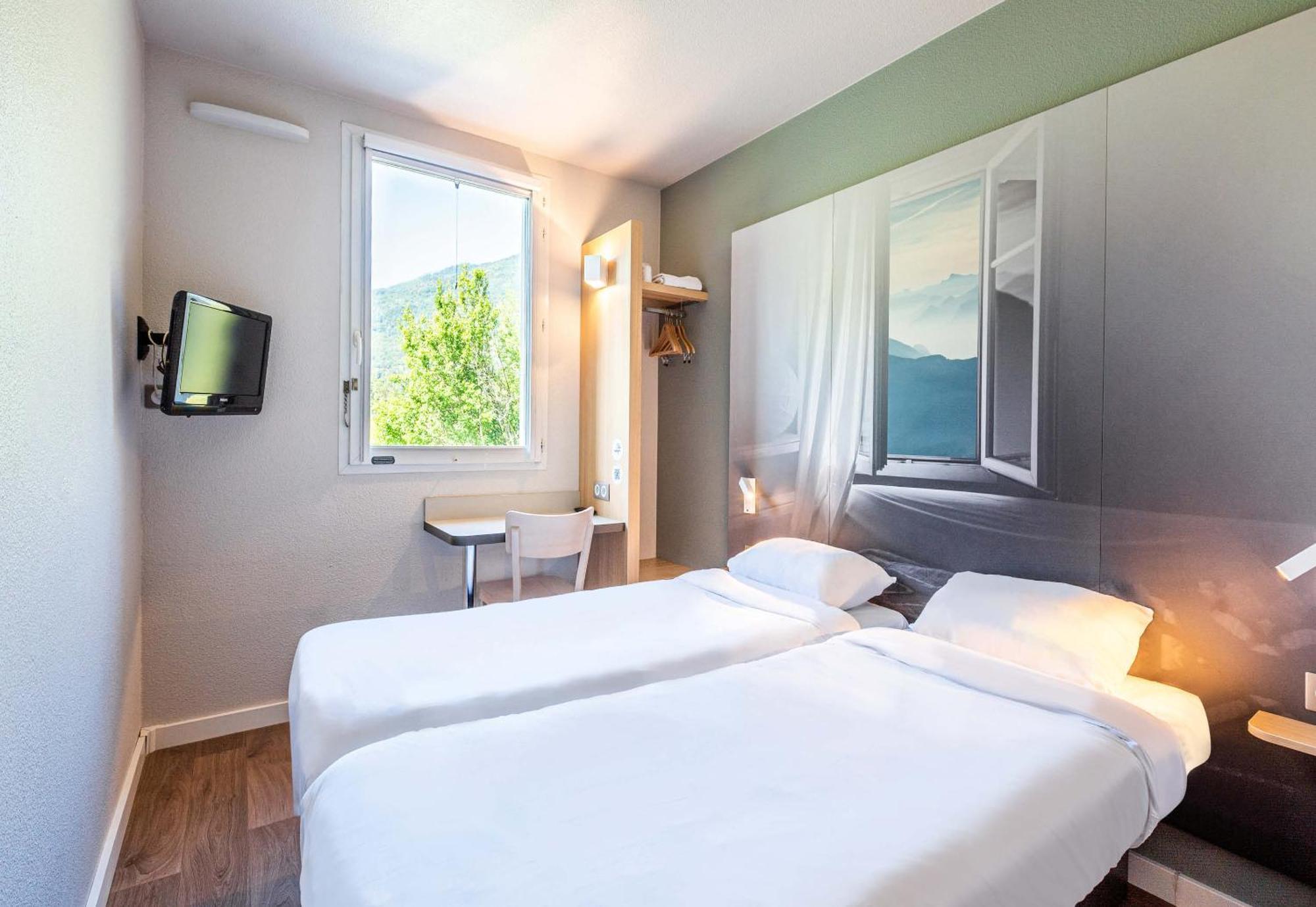 B&B Hotel Saint Jean De Maurienne Sainte-Marie-de-Cuines Exteriér fotografie